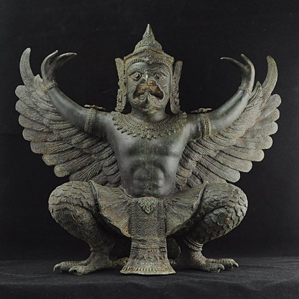 พญาครุฑ กว้าง15x15 นิ้ว สูง