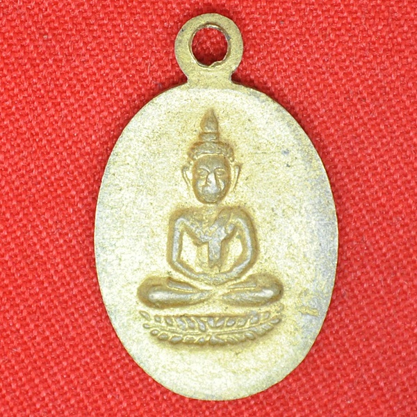 พระพุทธ หลัง แม่นางกวัก