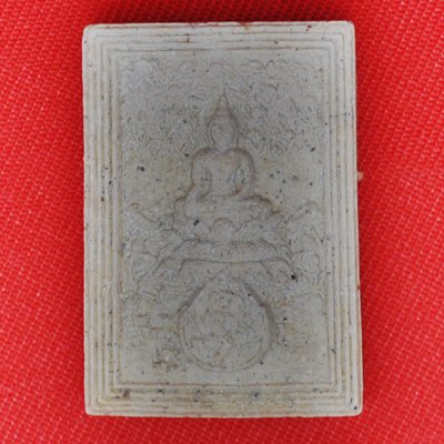 พระผงสมเด็จปรกโพธิ์ แม่พระธรณีบีบมวยผม