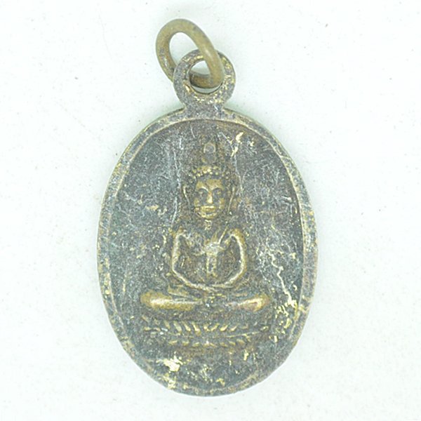 พระพุทธ หลังแม่นางกวัก