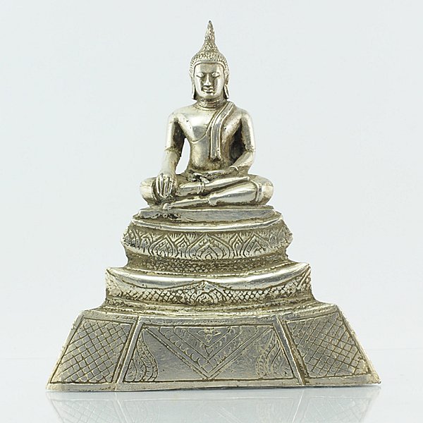 พระบูชาเนื้อว่านบุเงิน ฐาน 7x7.5 นิ้ว สูง
