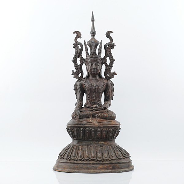 พระบูชาเชียงรุ้งทรงเครื่อง